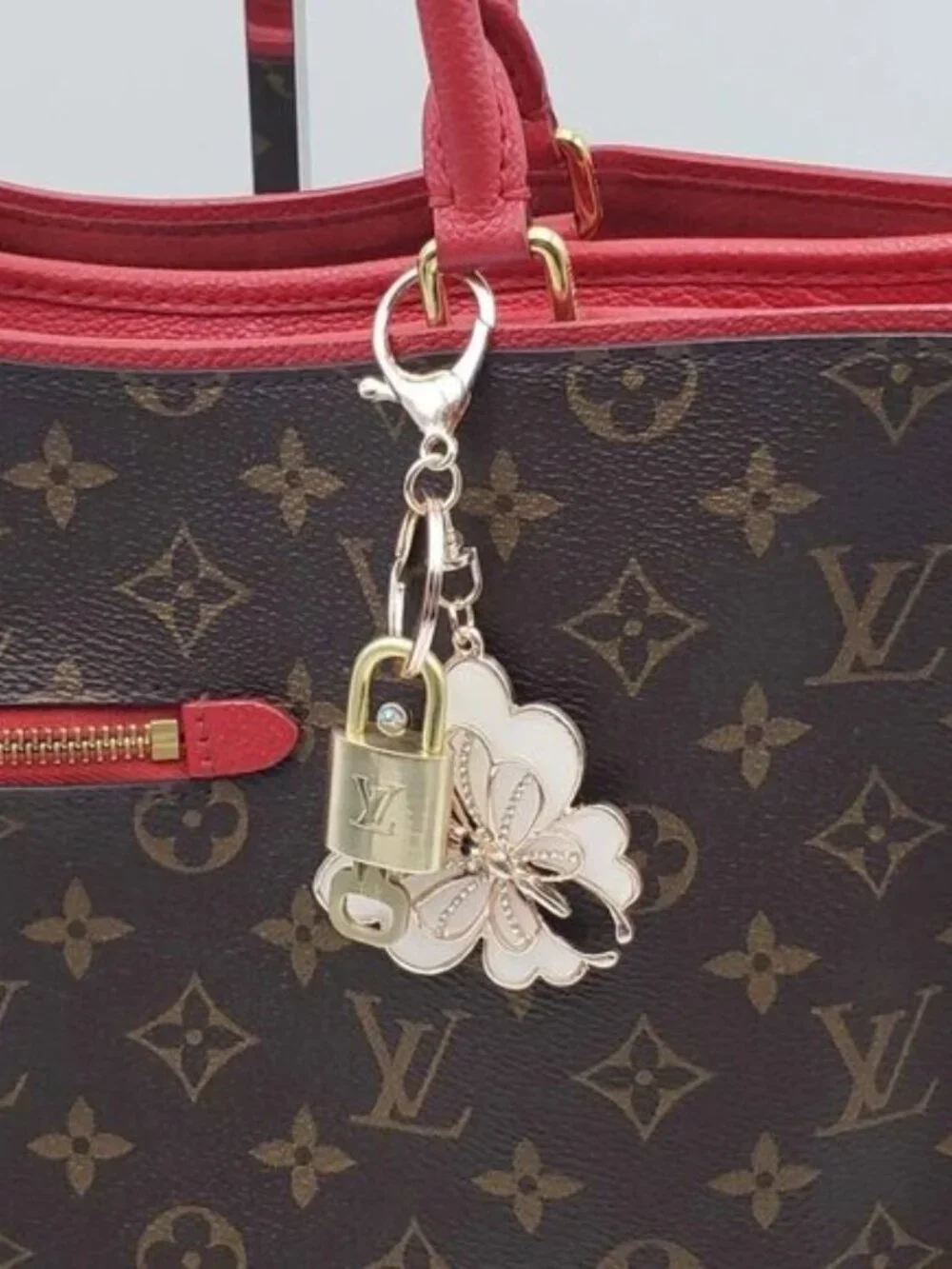 Authentic Louis Vuitton Gold Lock 🔒 Unbranded Butterfly Keychain Bag Charm LV